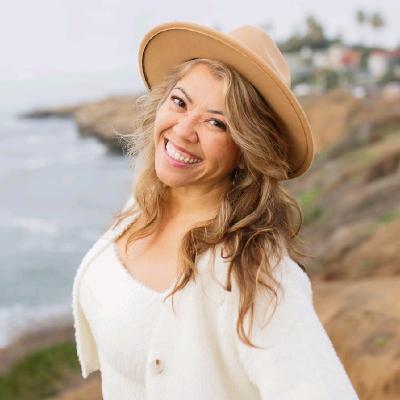 #241: Mary Dee — How to Listen to Your Intuition and Universe’s Wink, Holistic Health, Maximize Joy in Life, Love, and Business