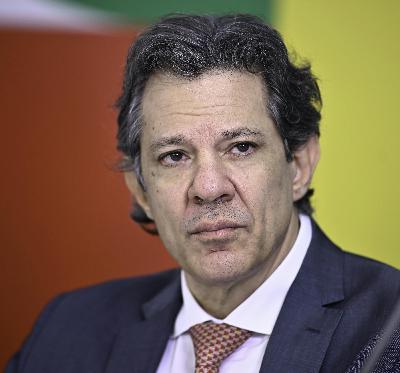 Haddad deve deixar o Ministério da Fazenda em fevereiro Haddad deve deixar o Ministério da Fazenda em fevereiro