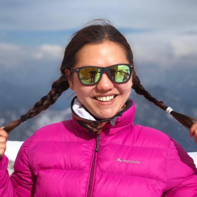 Англи хэл адал явдалт аяллууд болон дэлхий ертөнцийн олон олон боломжуудыг бидэнд нээж өгдөг