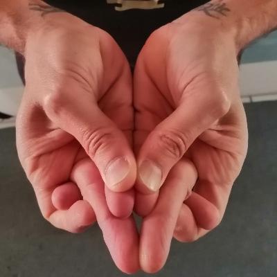 Vinyasa flow, en una clase con una estructura fluida y firme donde incluimos nuevas secuencias