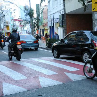 Mobilidade Urbana: Fiscalização da preferência de pedestres nas faixas de segurança