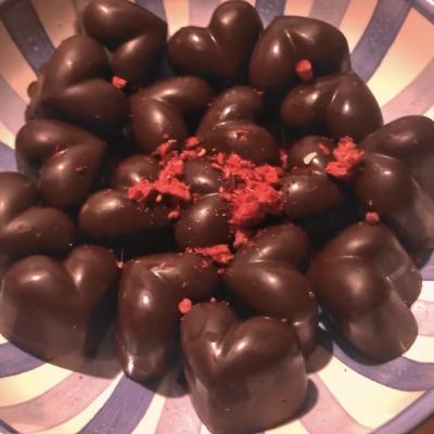 8| 🎥 Süße Schokoherzchen mit Himbeeren 💕 8| 🎥 Süße Schokoherzchen mit Himbeeren 💕