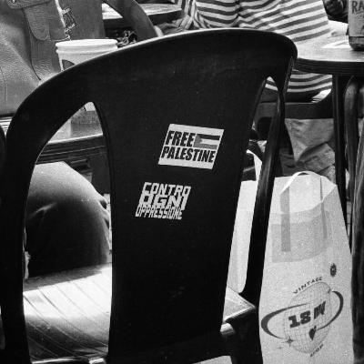 Italiano: Voci che non tremano - Cessate il fuoco, non la voce.