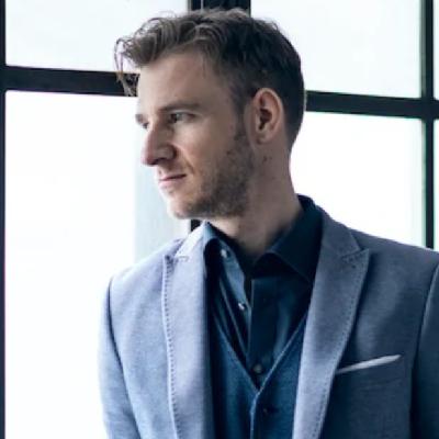 Musiker Elias Bernet: «Bis jetzt habe ich es nicht mehr gewagt, mir mein erstes Album anzuhören» Musiker Elias Bernet: «Bis jetzt habe ich es nicht mehr gewagt, mir mein erstes Album anzuhören»