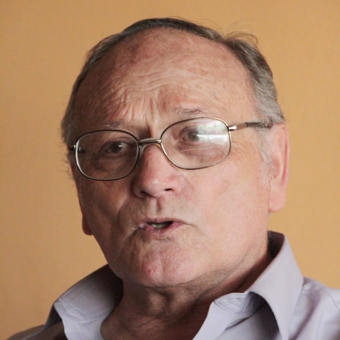 ESCRITORES ECUATORIANOS