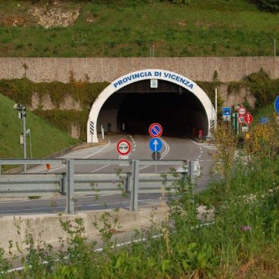 Tunnel Schio-Valdagno, Cioni e Munari (Fdi): “Eliminare il ‘pizzo’ agli automobilisti” Tunnel Schio-Valdagno, Cioni e Munari (Fdi): “Eliminare il ‘pizzo’ agli automobilisti”