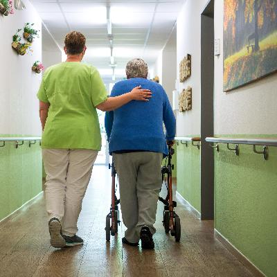 Institut der deutschen Wirtschaft - Ein Platz im Pflege-Heim kostet im Durchschnitt 3.000 Euro im Monat