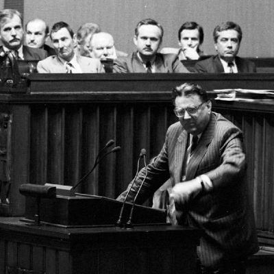 O "nocnej zmianie" i rządzie przełomu