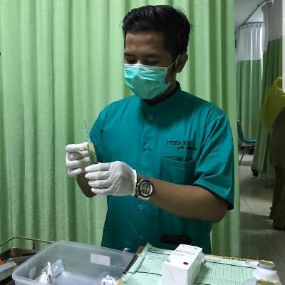 Menjadi Tenaga Ahli Kesehatan setelah lulus dari Pondok.