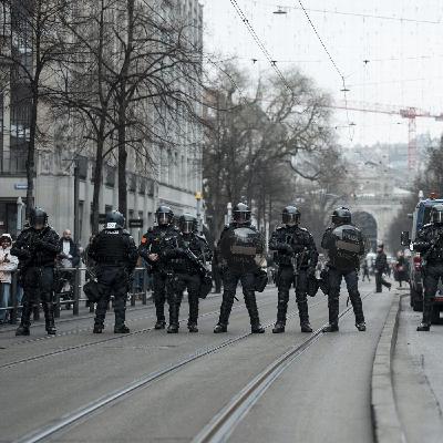 Détester la police 5/5 - La meilleure façon de marcher Détester la police 5/5 - La meilleure façon de marcher