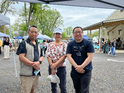 Dive Bar. David Moe and the Burmese American Christian Project