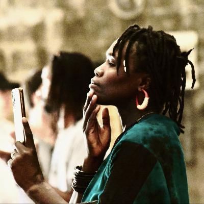 Pour cette première partie, découvrez la Philosophie Baye Fall Selon Khady SARR, Artiste Multidimensionnelle. Vous allez aimer son parcours. Pour cette première partie, découvrez la Philosophie Baye Fall Selon Khady SARR, Artiste Multidimensionnelle. Vous allez aimer son parcours.