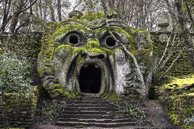 Dalla formula ABRAHADABRA all'Esoterismo come interpretazione del Reale.