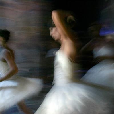 Dietro le quinte del TEATRO dell'OPERA di Roma, 8 minuti con il fotografo Giulio Napolitano Dietro le quinte del TEATRO dell'OPERA di Roma, 8 minuti con il fotografo Giulio Napolitano