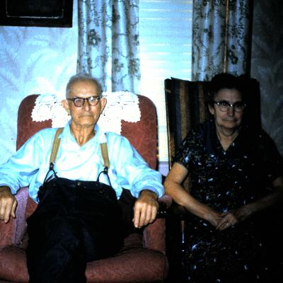 09.28.09 Paul Gass @ the table. Sparta, MO (partial)