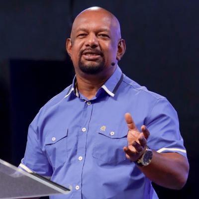 Pare de pedir cura! Por que ainda pedimos o que já temos em Cristo? - Moacir Amarante Pare de pedir cura! Por que ainda pedimos o que já temos em Cristo? - Moacir Amarante