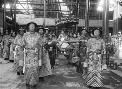 S8 Ep199: PREVIEW: Mary Kissel characterizes Xi Jinping as a "committed Marxist Leninist" who retains power through brutality despite China's economic collapse. She argues Xi uses leverage, such as restricting critical mineral exports, to force the US into trade ne S8 Ep199: PREVIEW: Mary Kissel characterizes Xi Jinping as a "committed Marxist Leninist" who retains power through brutality despite China's economic collapse. She argues Xi uses leverage, such as restricting critical mineral exports, to force the US into trade ne