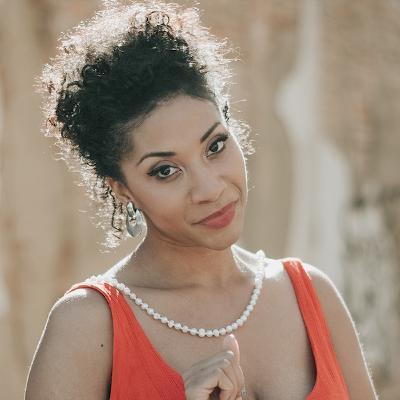 Imogen Arate with Khalisa Rae Imogen Arate with Khalisa Rae