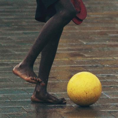 Bobo et ses copains vont acheter des chaussures de football Bobo et ses copains vont acheter des chaussures de football
