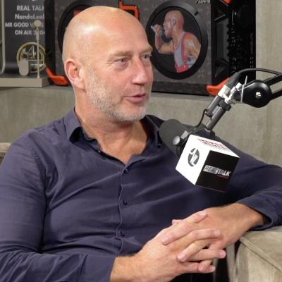 Arjan Erkel over Brute Ontvoering: 'Ik zat 607 Dagen Vast in een Ondergrondse Cel' Arjan Erkel over Brute Ontvoering: 'Ik zat 607 Dagen Vast in een Ondergrondse Cel'