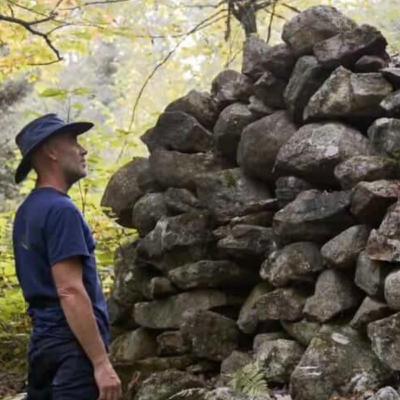 Mysterious Structures Discovered in Quebec Spark Debate / Steve Durand Mysterious Structures Discovered in Quebec Spark Debate / Steve Durand