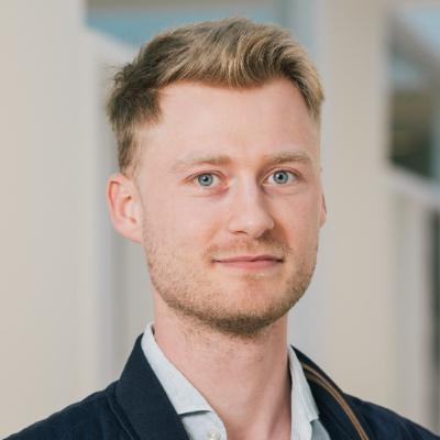 #116 - Het effect van beeldschermen en sociale media op het ontwikkelende kinder- en tienerbrein met kinderarts Dr. Lien Meyns
