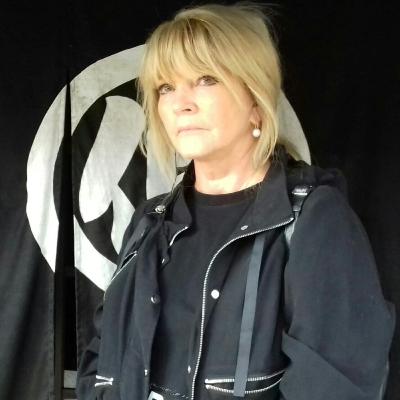 PROF. EWA ZAWADZKA – ARTYSTKĄ, KTÓREJ GRAFIKI WYSTAWIANO OBOK ANDYEGO WARHOLA!