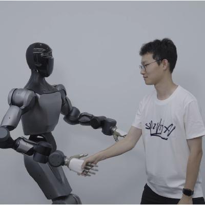 Vol.59｜对话千寻智能解浚源：机器人领域的 ChatGPT 时刻可能就在明年