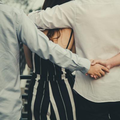 Cómo superar la traición de un amigo: Un camino hacia la sanación