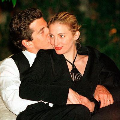 5 Minuten Modegeschichte: Carolyn Bessette-Kennedy - die Modeikone mit dem "Effortless Chic" aus New York | EntreNous Podcast mit Mio & Maria