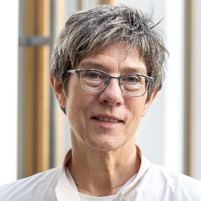 Votum gegen Merz: Kramp-Karrenbauer übernimmt Stiftung