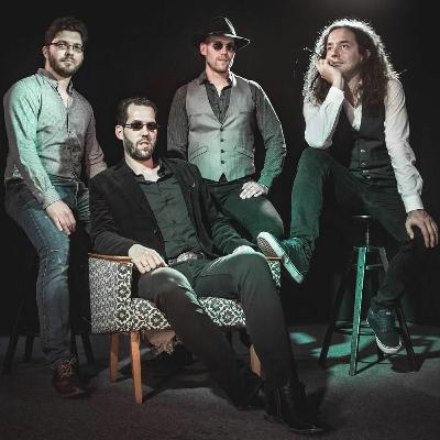 Na otázky odpovedá János Hushegyi Na otázky odpovedá János Hushegyi