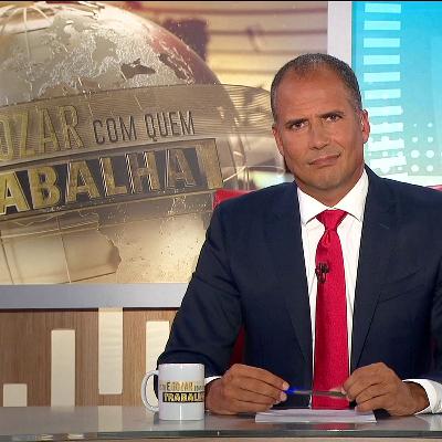 “Despachámos mais umas eleições. E esta era uma que eram três. Três boletins diferentes. Eu voto sempre diferente em cada boletim a ver se me sai alguma coisa. Nunca resultou”