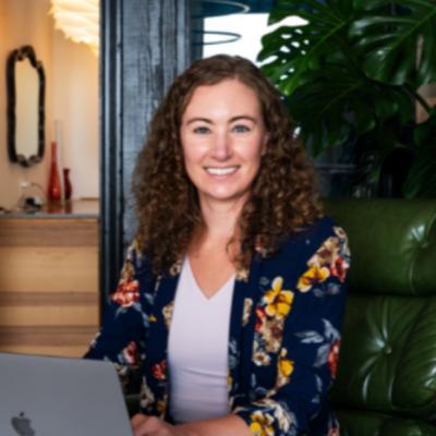 Dr. Lindsay Ogle, MD: A Doctor Who Truly Cares 💙