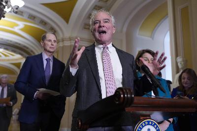 Sen. Tim Kaine is one of 8 lawmakers joining Republicans in advancing bill to end shutdown