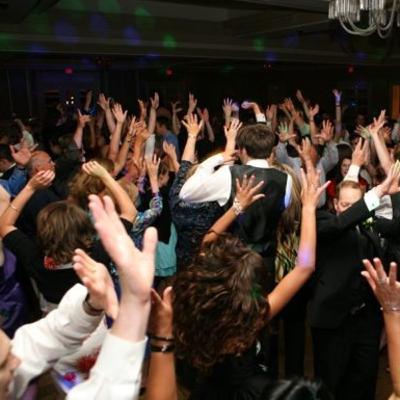 Episode 1: THE NEW YEARS EVE DANCE PARTY