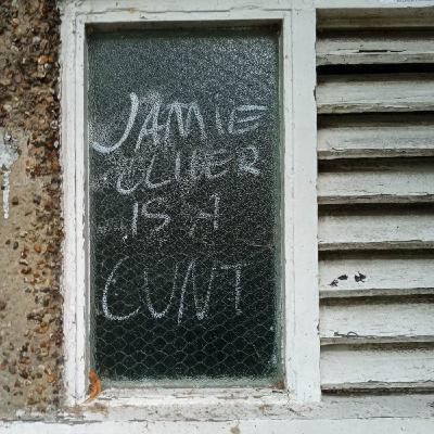 S6E08 - Milk Overheads, Jimmy Carr's Key Cutting Cardboard Box and A Toilet Is Rude About Jamie Oliver