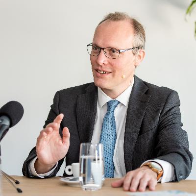 Staffel 2 | 8 mit Standortanwalt Dr. Alexander Biach: Wir sind zu kompliziert für die Krise Staffel 2 | 8 mit Standortanwalt Dr. Alexander Biach: Wir sind zu kompliziert für die Krise