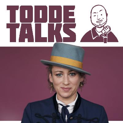 Todde spricht mit Angela Hasak, Sprechpunkerin – Achtung, enthält Haltung! Todde spricht mit Angela Hasak, Sprechpunkerin – Achtung, enthält Haltung!