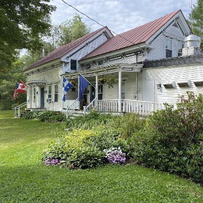 Mad River Valley, Vermont - Hostel Tevere - Hospitality Couple Creating a Magical Hostel Along With a F&B Experience!