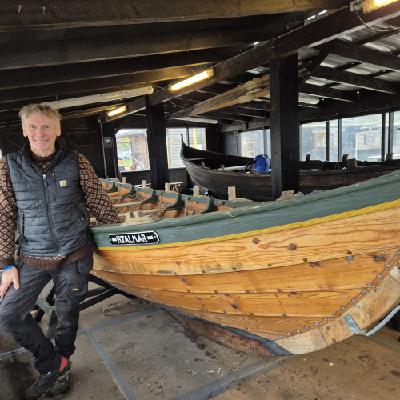 Við Tórði á túri á Víkingasavninum við Hanusi Jensen Við Tórði á túri á Víkingasavninum við Hanusi Jensen