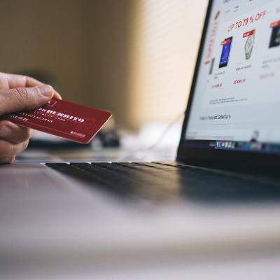 Alertan por fraudes en compras navideñas y falsas promociones de streaming Alertan por fraudes en compras navideñas y falsas promociones de streaming
