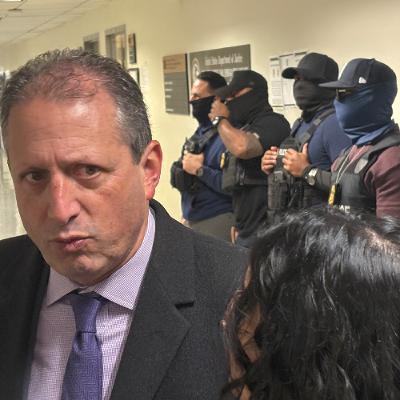 112125 Ukraine Peace Push, Pols React to FBI Snoops, Mamdani and Trump