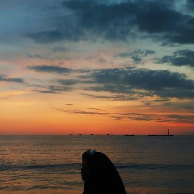 Menjadi orang lain (@whtsmydrm) Menjadi orang lain (@whtsmydrm)