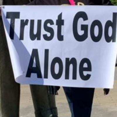 زنده ام یا زندکی می‌کنم