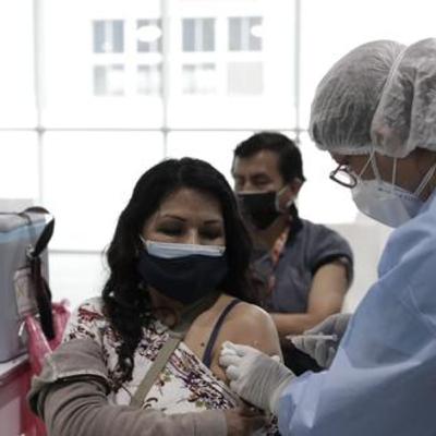 Cómo evitar contagios de COVID-19 en las fiestas de fin de año y ante una eventual quinta ola