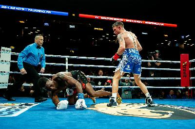 DALTON SMITH smashes SUBRIEL MATIAS in Brooklyn. BOXING REACTION