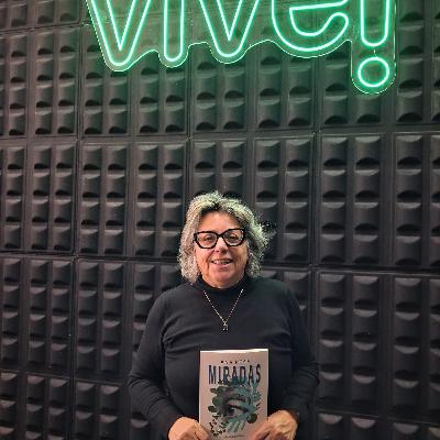 211125 ANA POSE-MIRADAS