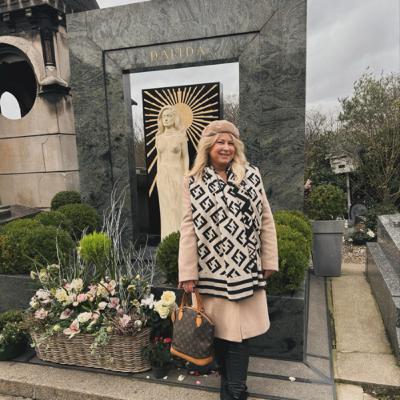 It’s February, I’ve been to Paris and I’m feeling loved up and clobbertastic.