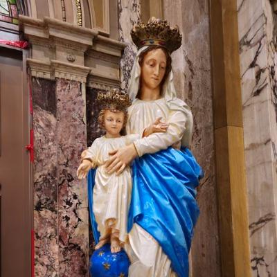 Praying with Mary: The Power and Mystery of the Rosary